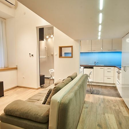 V27 Apartment | Hostaid Budapest Exterior photo