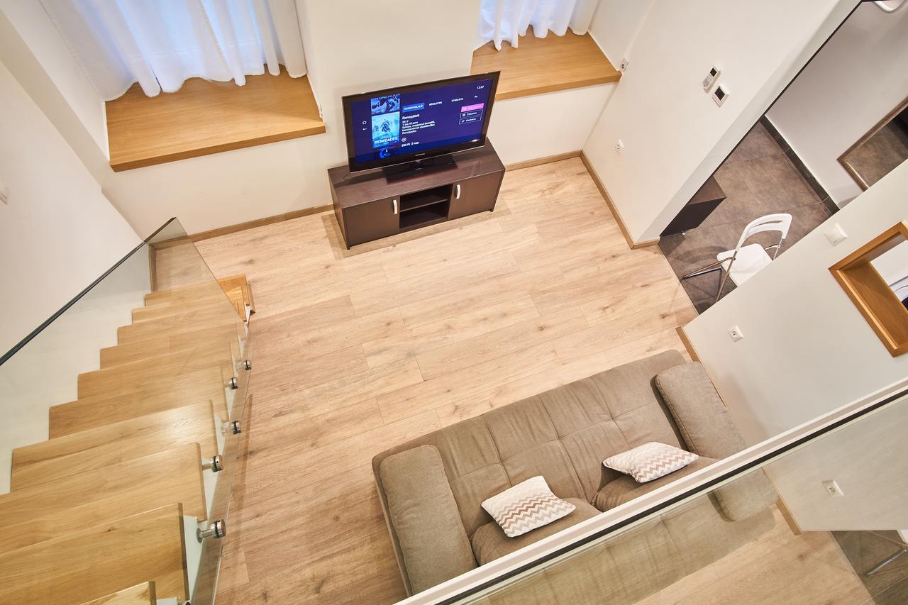 V27 Apartment | Hostaid Budapest Exterior photo