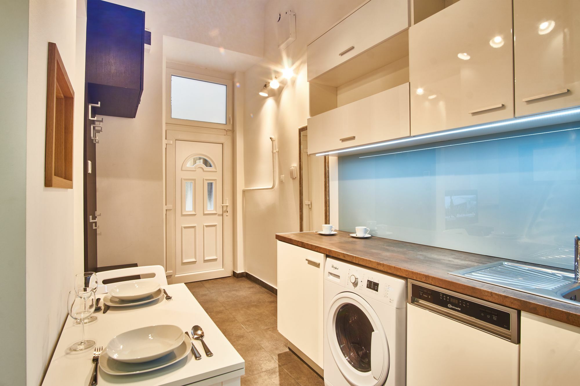 V27 Apartment | Hostaid Budapest Exterior photo